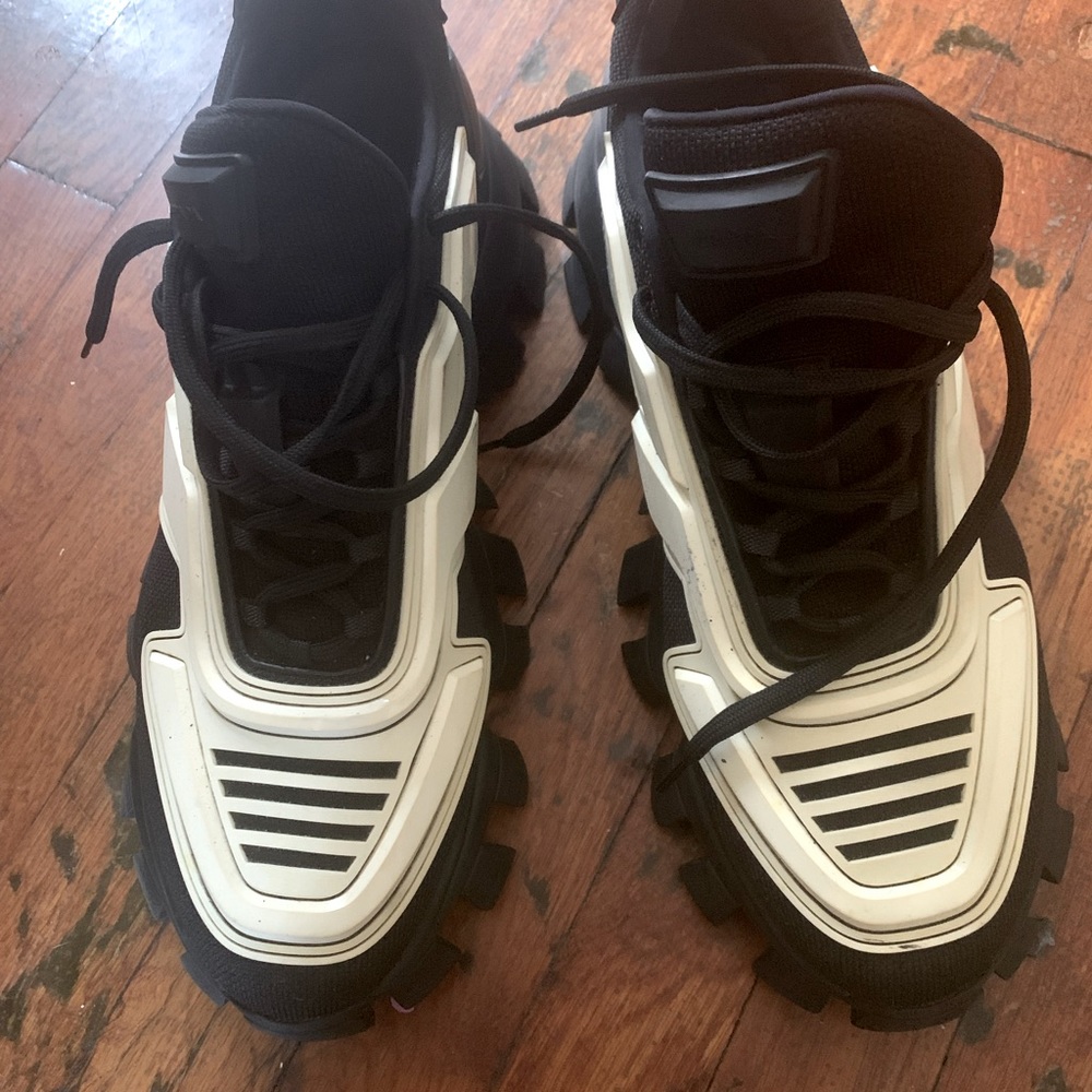 PRADA RUNNERS SIZE 11